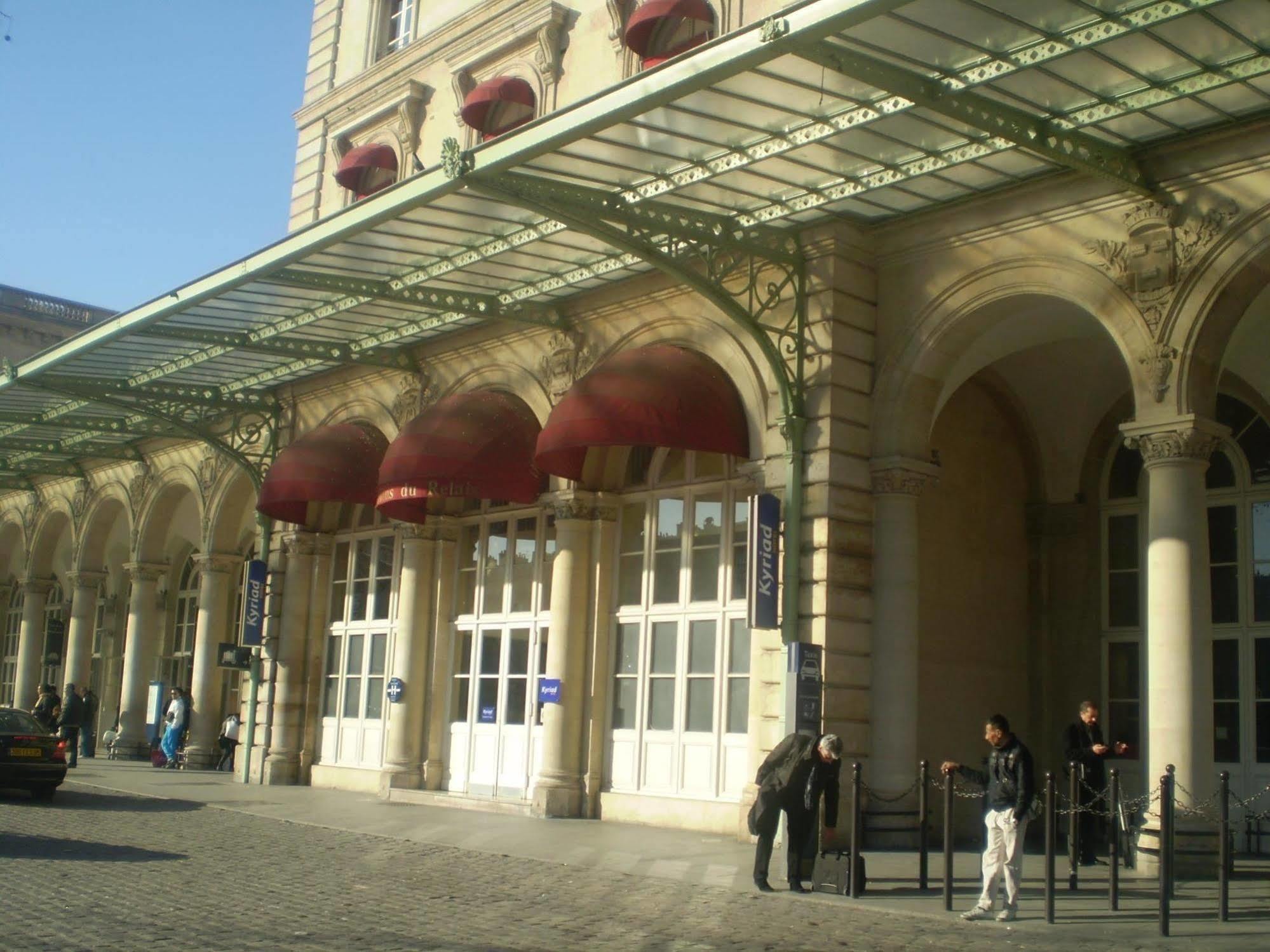 Отель Kyriad Paris 10 - Gare De L'Est Экстерьер фото